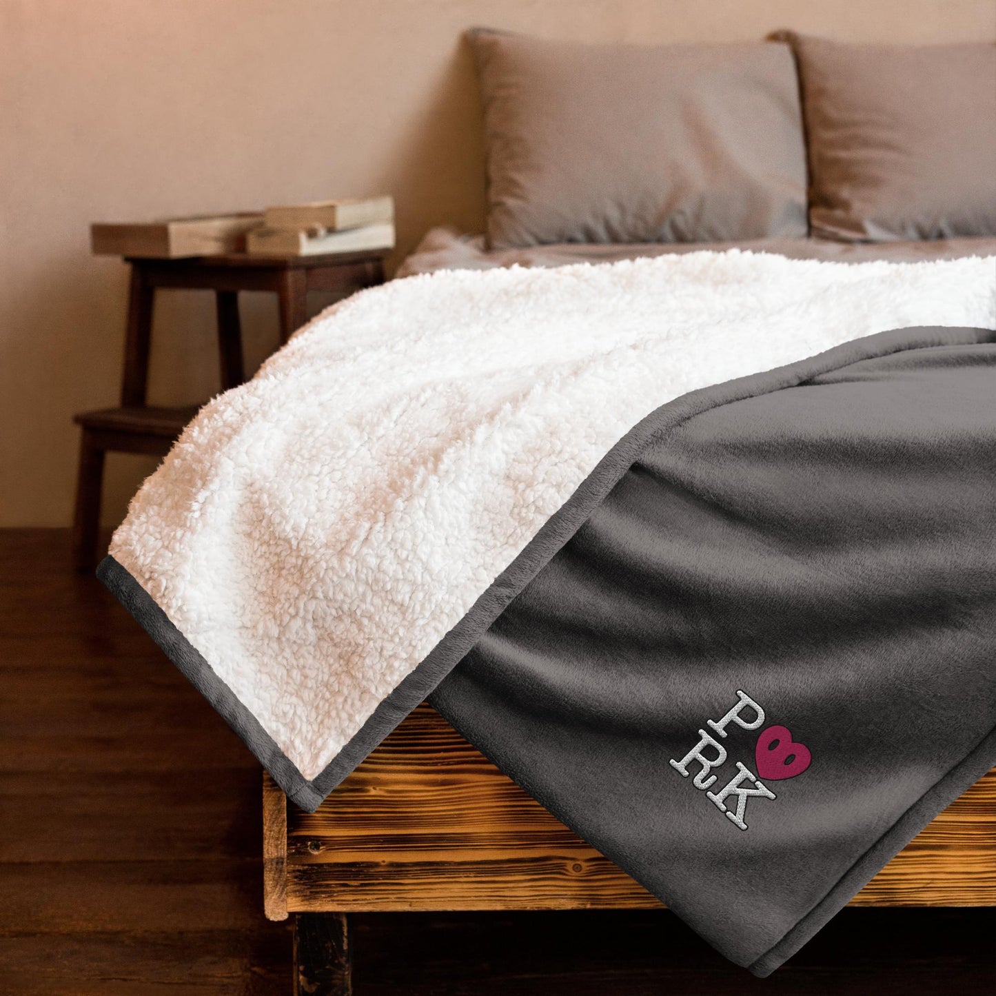 DP-D000#S-000 P<3RK Embroidered Premium Sherpa Blanket